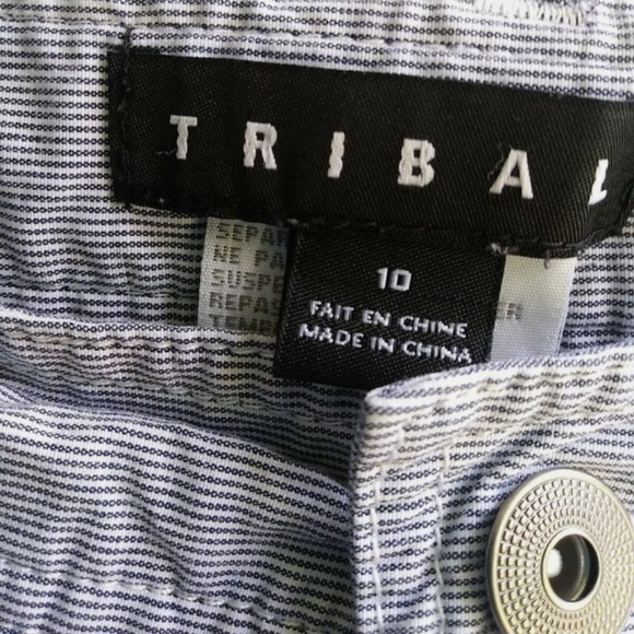 Tribal Women's Size 10 Blue Pinstriped Bermuda Shorts - Picture 3 of 4